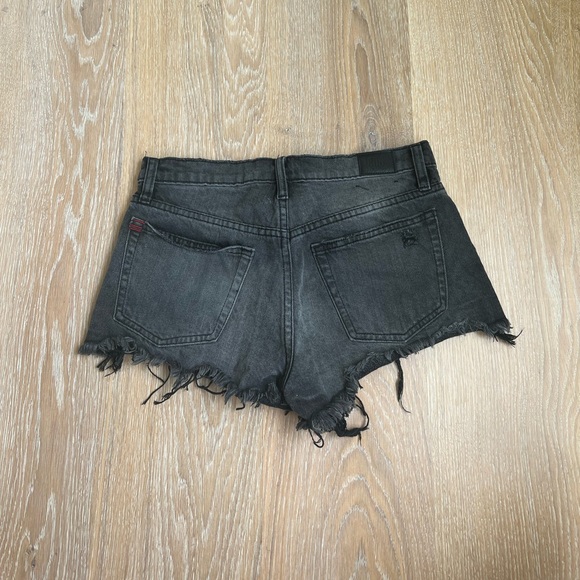 Urban Outfitters/BDG Mid-Rise Distressed Black Denim Shorts - Picture 3 of 4
